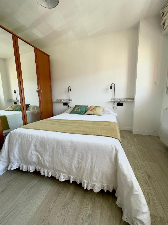 Playa Y Ciudad. Appartement Ribeira Buitenkant foto